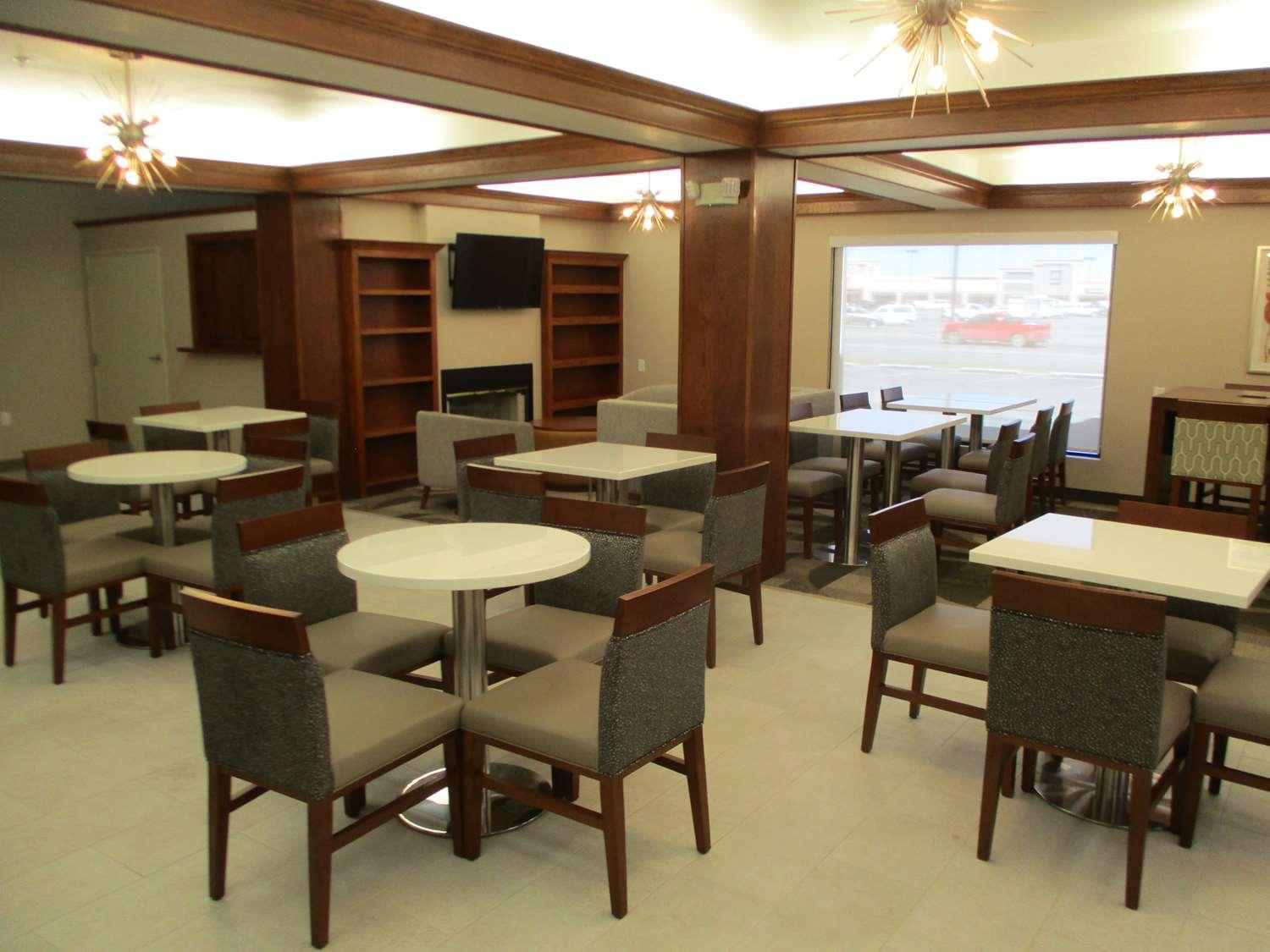 Best Western Plus Riata Hotel Brownwood Extérieur photo