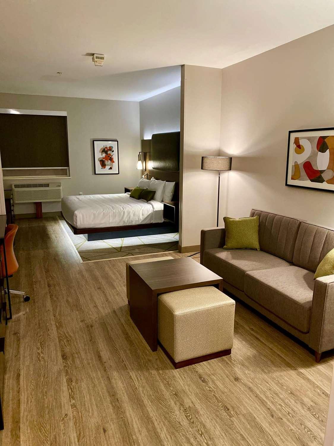 Best Western Plus Riata Hotel Brownwood Extérieur photo
