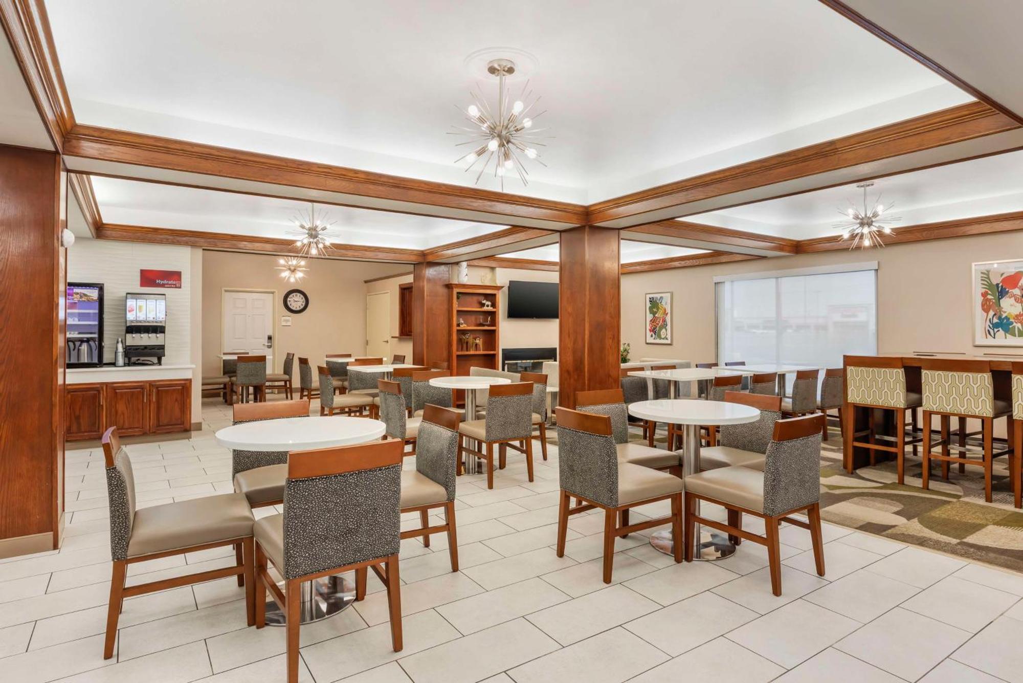 Best Western Plus Riata Hotel Brownwood Extérieur photo