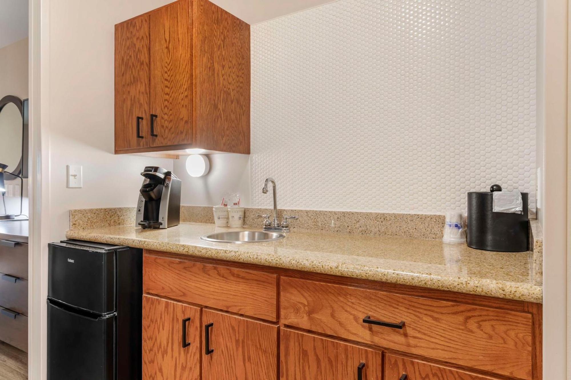 Best Western Plus Riata Hotel Brownwood Extérieur photo