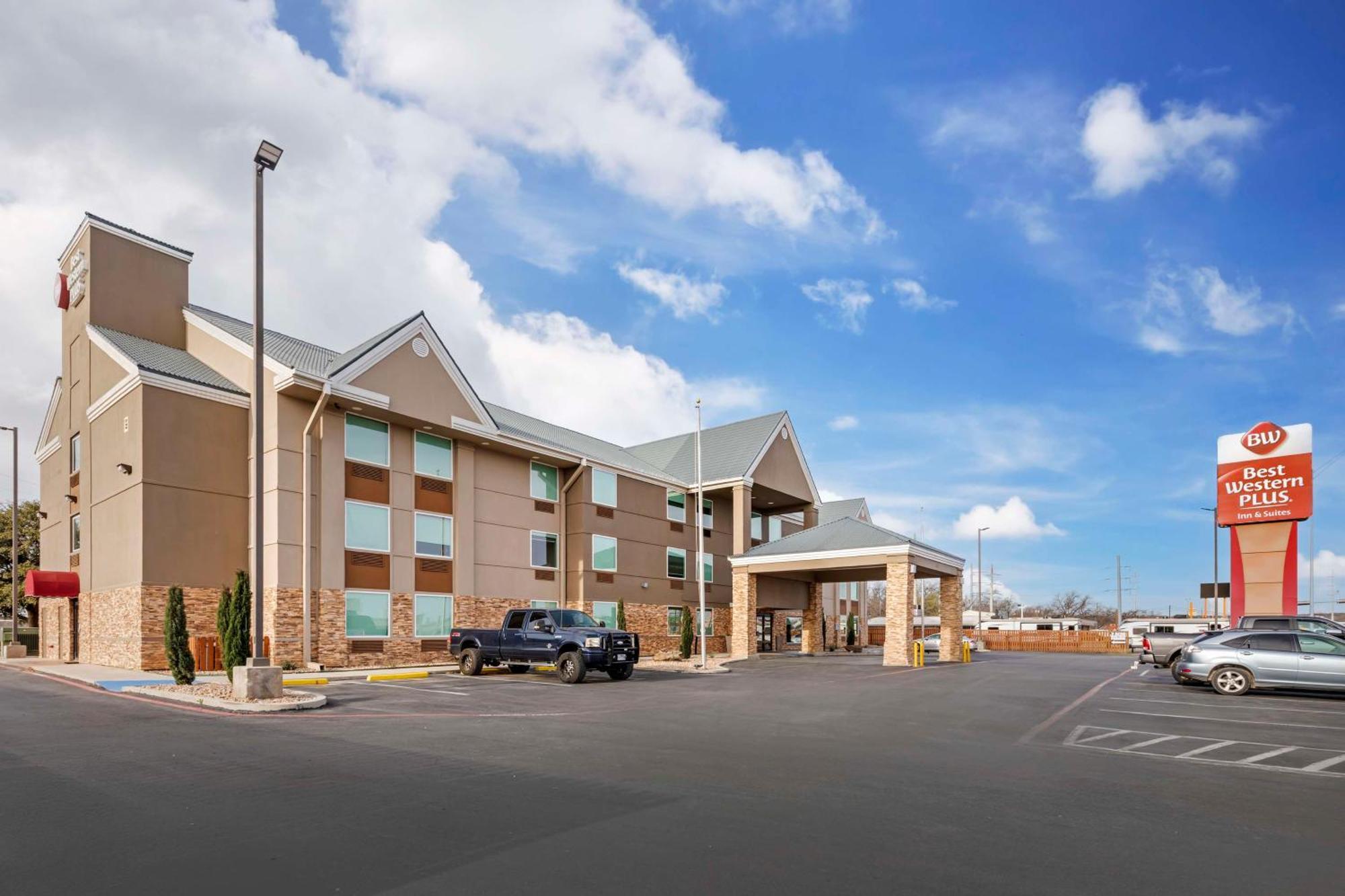 Best Western Plus Riata Hotel Brownwood Extérieur photo