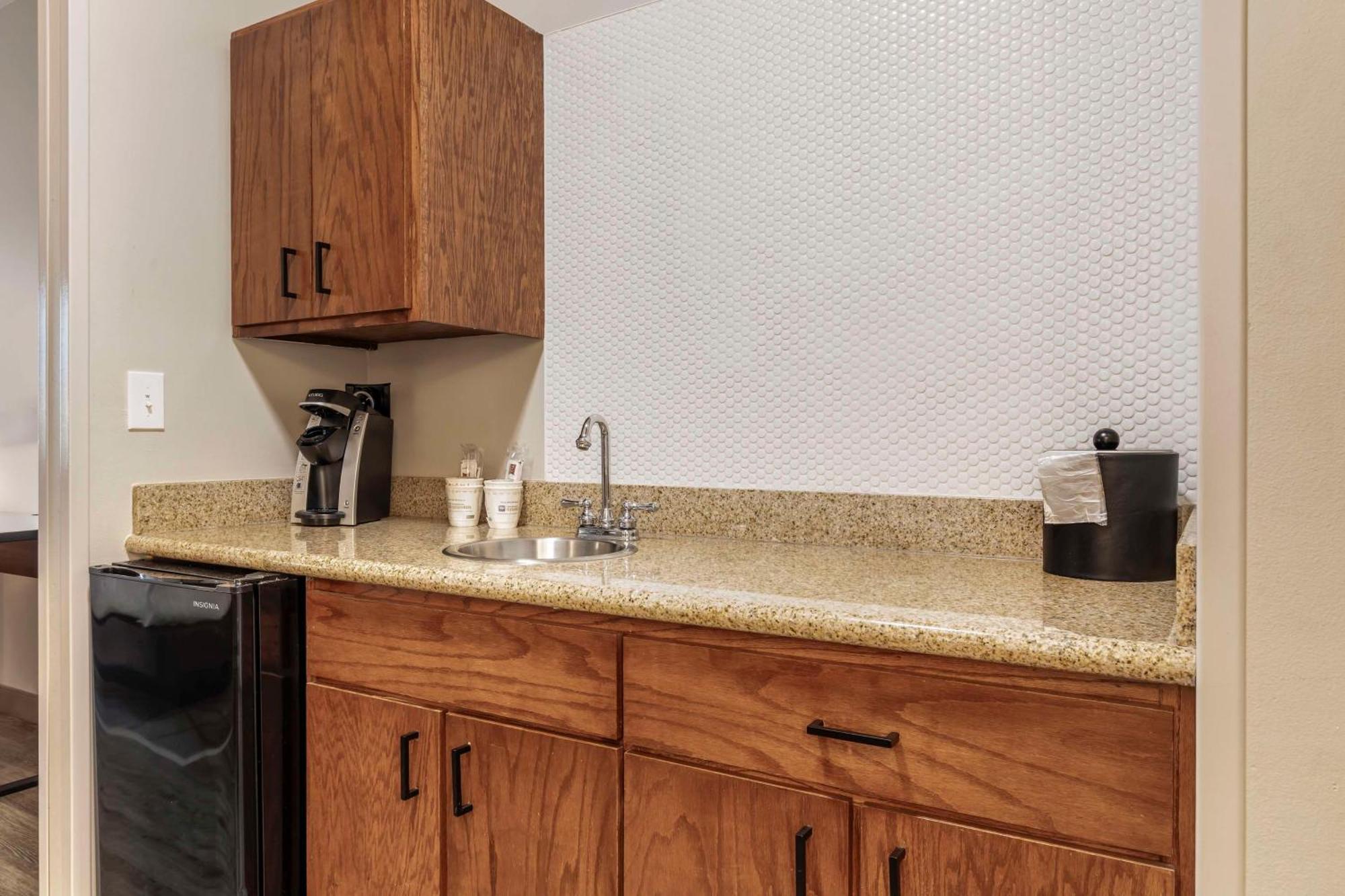 Best Western Plus Riata Hotel Brownwood Extérieur photo