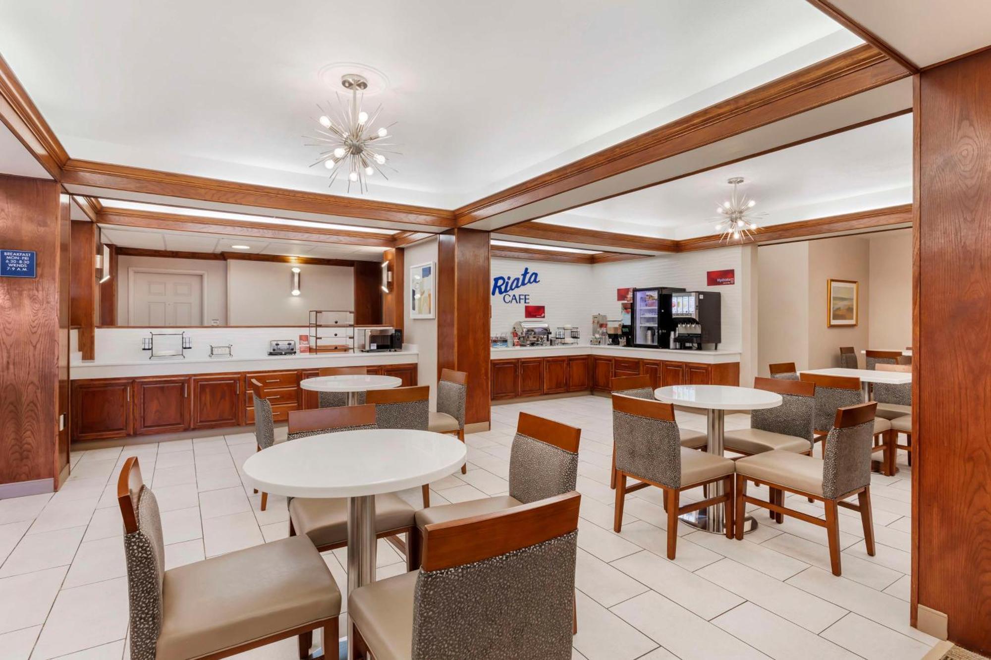Best Western Plus Riata Hotel Brownwood Extérieur photo